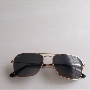 RAY-BAN Sunglasses.